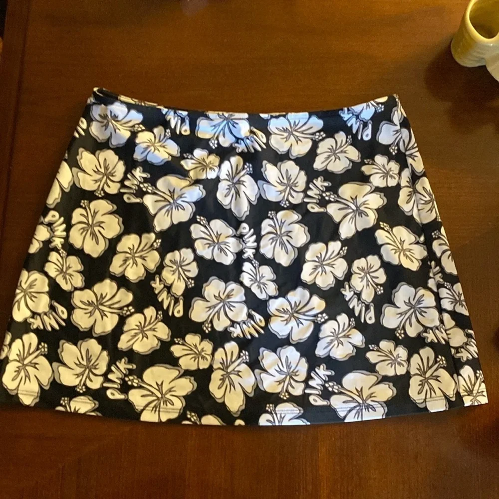 Pink Victoria secret’s Hawaiian swim over skirt size medium nwot